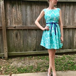 HP!! 🎉Beautiful Turquoise and White Floral Dress